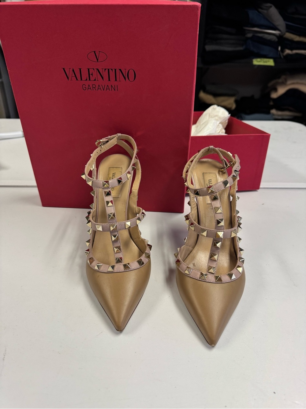 Valentino Tan Rockstud Pointed T-Strap Heels Size 39 = 8.5